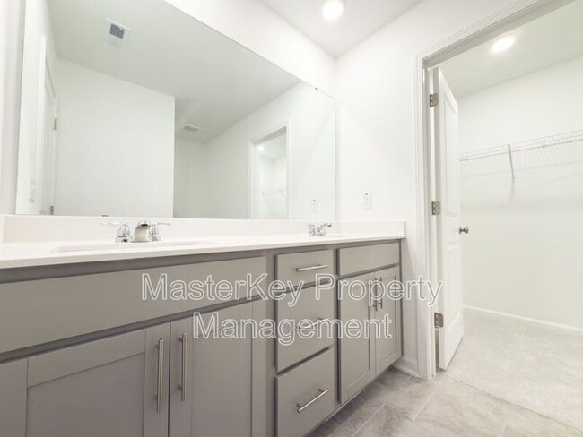 Building Photo - 673 Mirkwood Ave