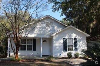 Building Photo - This adorable home in Lake Park is JUST ri...