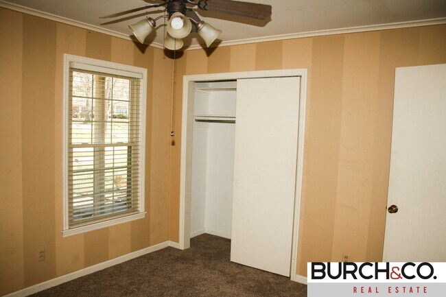 Building Photo - 1515 Kitchen St