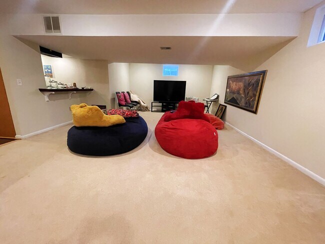 Building Photo - 13209 Lantern Hollow Dr