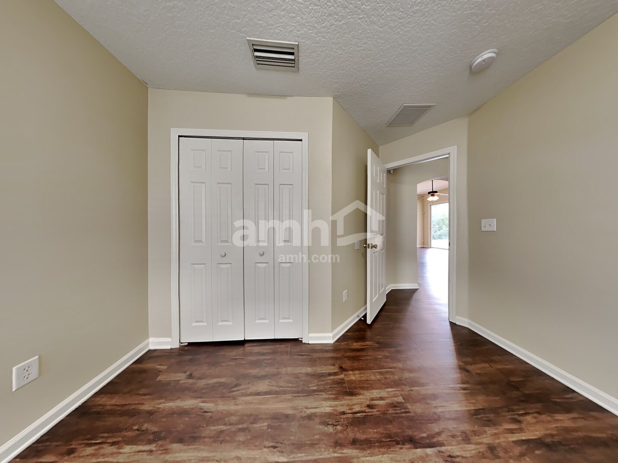 Building Photo - 705 Waterlily Way