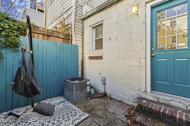 Building Photo - 1423 Olive St