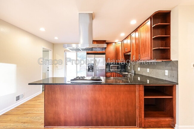 Building Photo - 3075 N Dahlia St