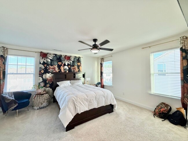 Building Photo - Newly Built 3BD, 2.5BA End Unit Zebulon Townhome in an HOA Community with Premier Amenities