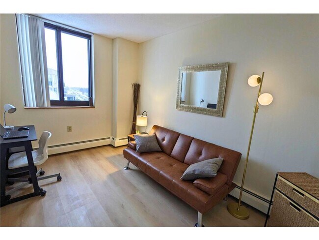 Building Photo - 6500 Woodlake Dr