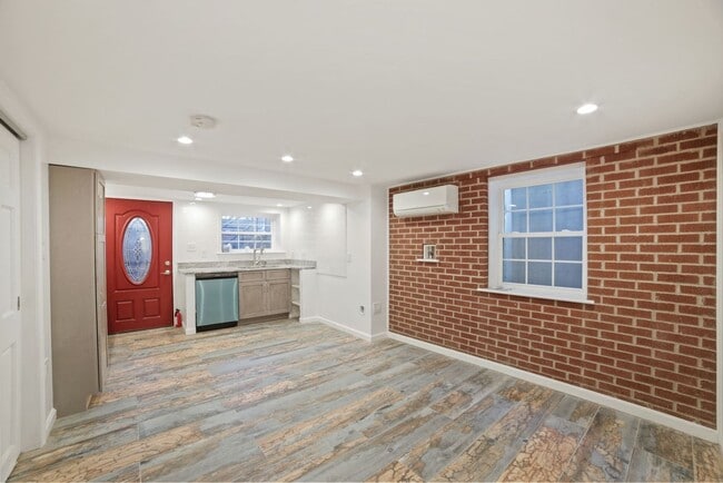 Building Photo - 1 Month Off! Available Now!  // 3bedroom 2.5 bathroom Condo// Trinidad//Private Parking Included