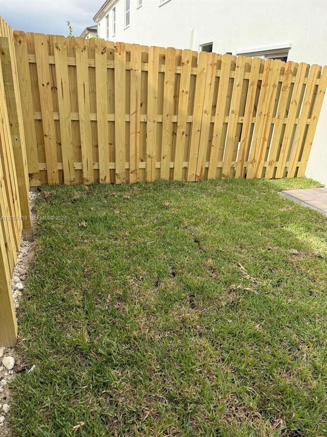 Building Photo - 2573 SE 25th Ter