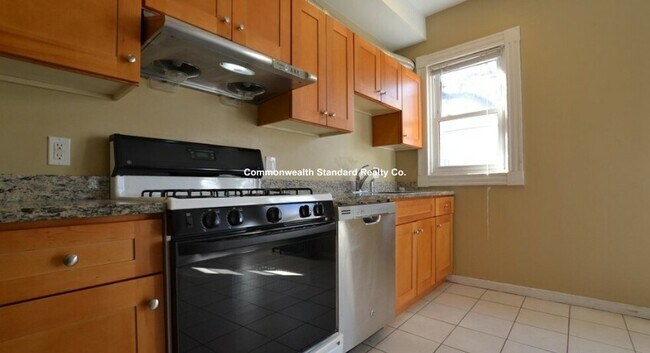 Building Photo - 4 Haskell St