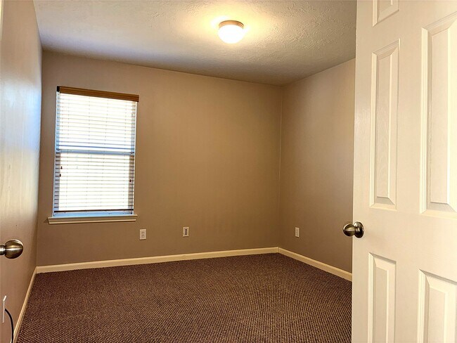 Building Photo - 3418 Cypress Landing Ct