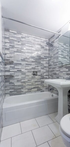 Building Photo - West 14th Street