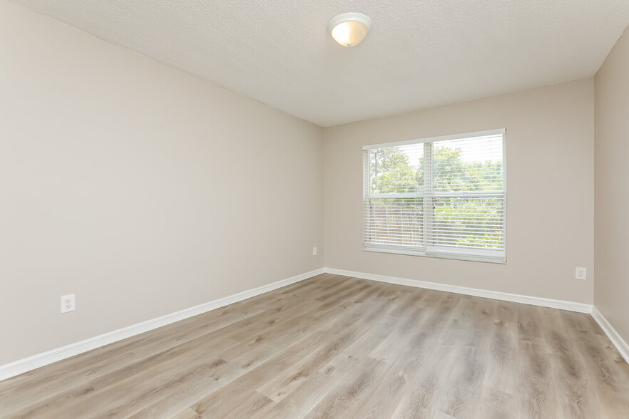 Building Photo - 7920 Oakstone Ct