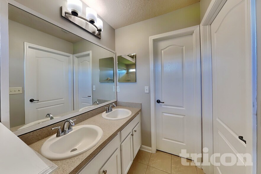 Building Photo - 45512 Ingleham Cir