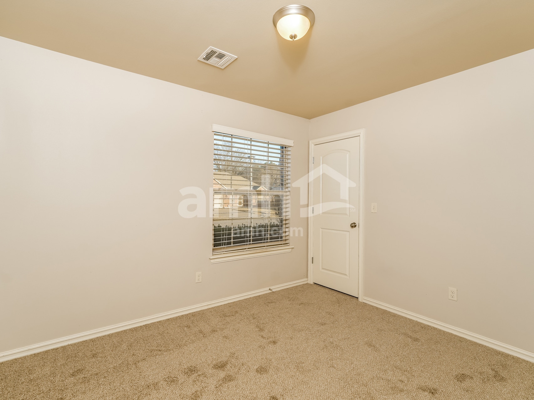 Building Photo - 13332 S Poplar St