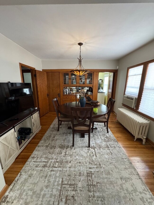Building Photo - Gorgeous Single Family Home In Bryn Mawr - Available 8/15!