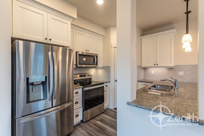 Building Photo - Modern Living in Ridgefield – 3BR/2.5BA Co...
