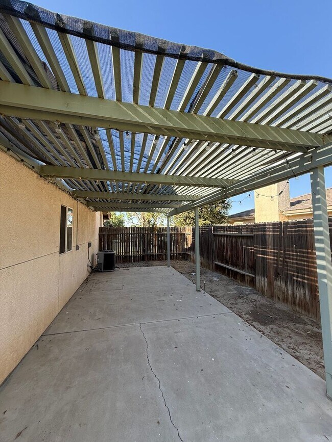 Building Photo - 5704 Pine Canyon Dr