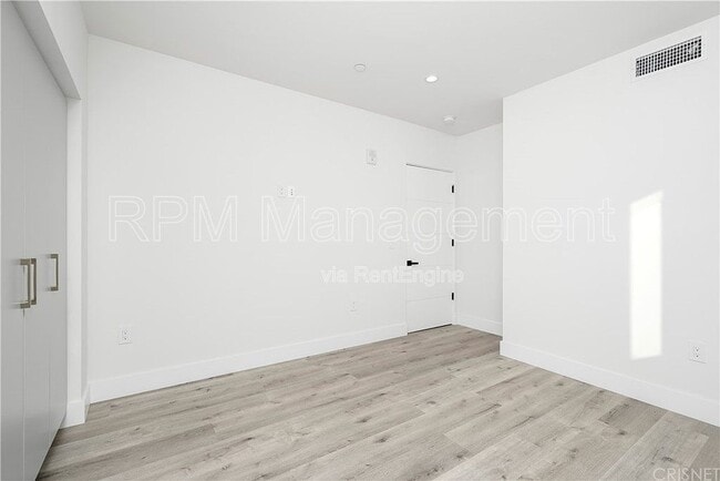 Building Photo - 5923 Laurel Canyon Blvd