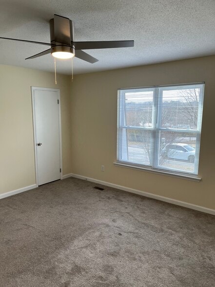 Building Photo - 1202 Greenslake Rd
