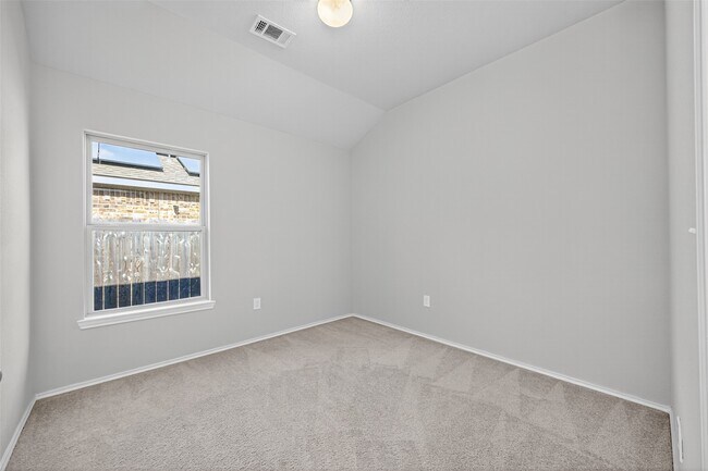 Building Photo - 15171 Willow Tree Ln