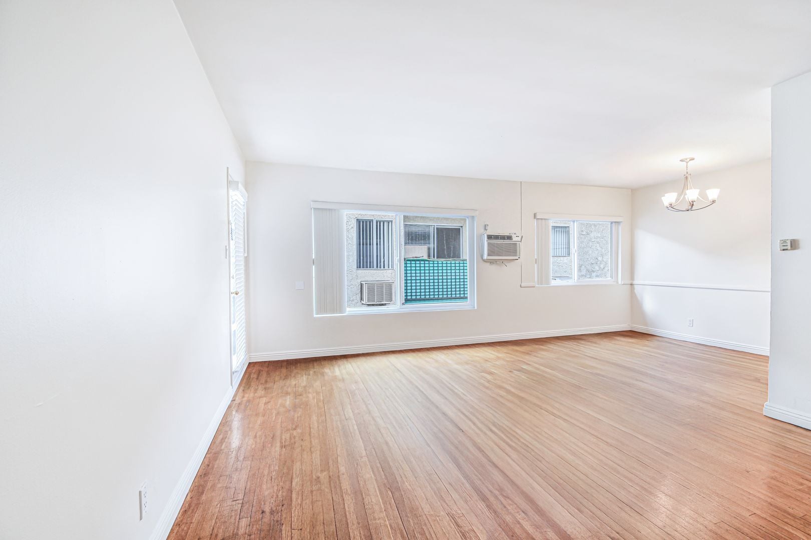 Building Photo - 1801 N Harvard Blvd