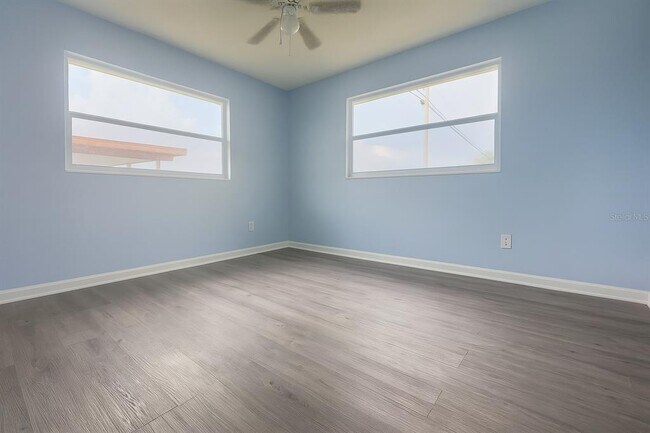 Building Photo - 735 Scotty Dr