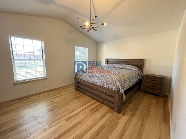 Building Photo - 3673 E 133rd Ct