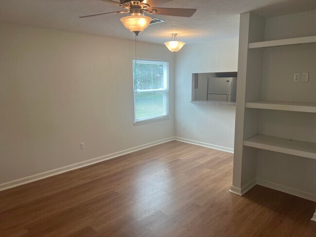 Building Photo - 301 W Clifton Ave