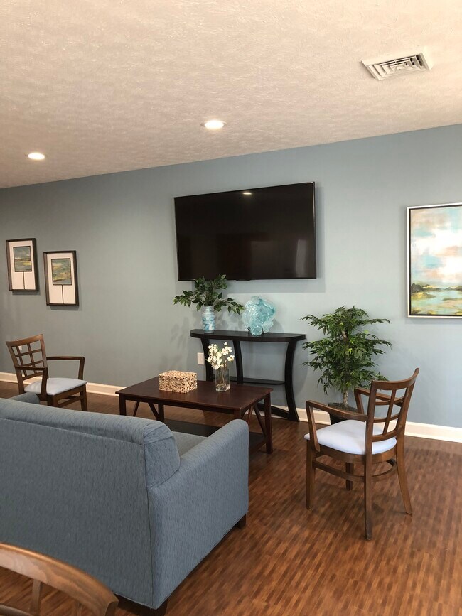 Building Photo - Weaver Manor