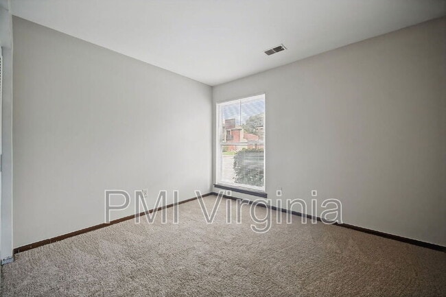 Building Photo - 1474 E Tanners Creek Dr