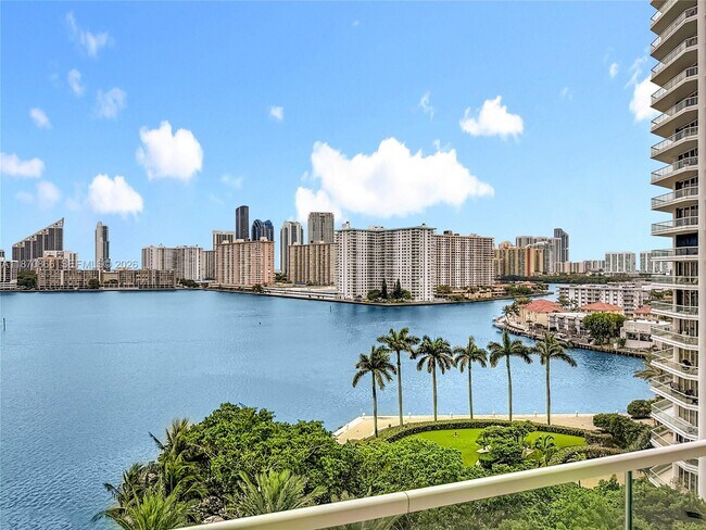 Building Photo - 2800 Island Blvd