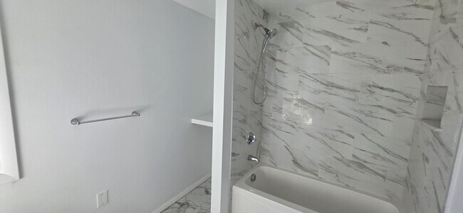 Building Photo - 18 Bullard St