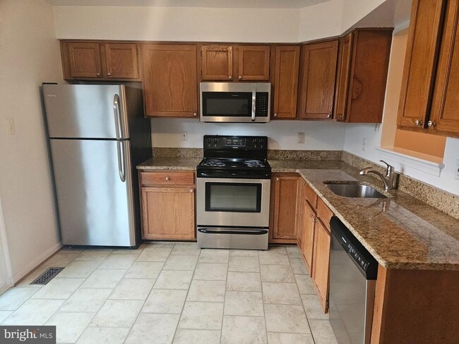 Building Photo - 6887 Chasewood Cir