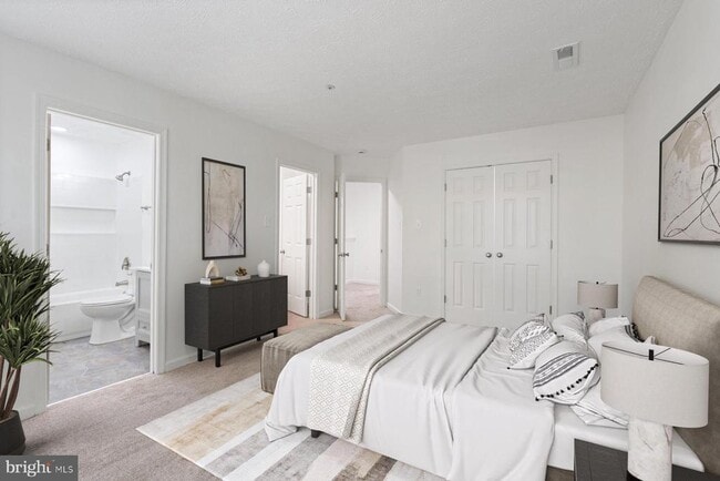 Building Photo - 7022 Dasher Farm Ct