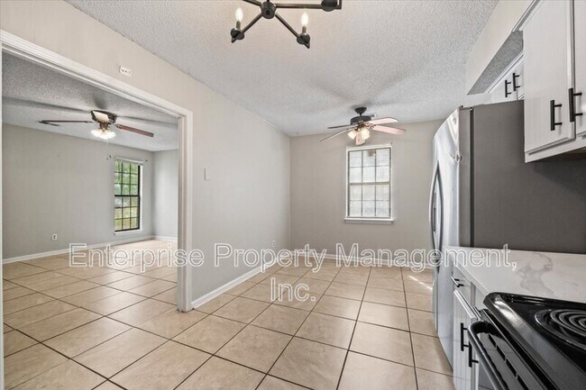 Building Photo - 7103 Tagen Dr