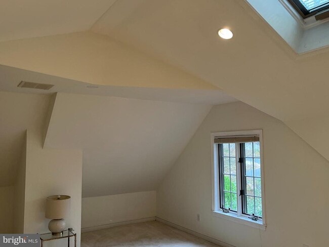 Building Photo - 8904 Grant St