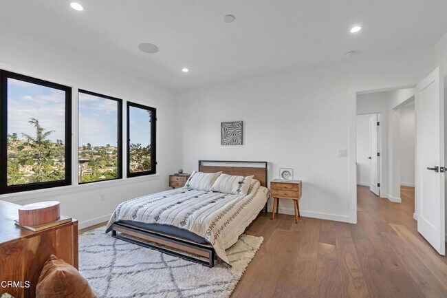 Building Photo - 4480 Sunnycrest Dr