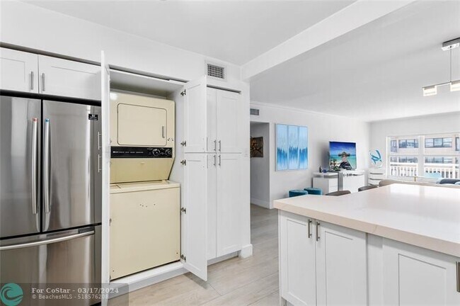 Building Photo - 3850 Galt Ocean Dr