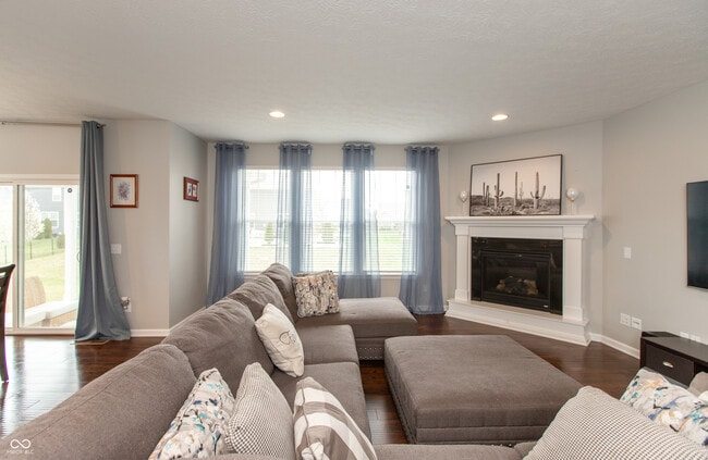 Building Photo - 2473 Commons Ct