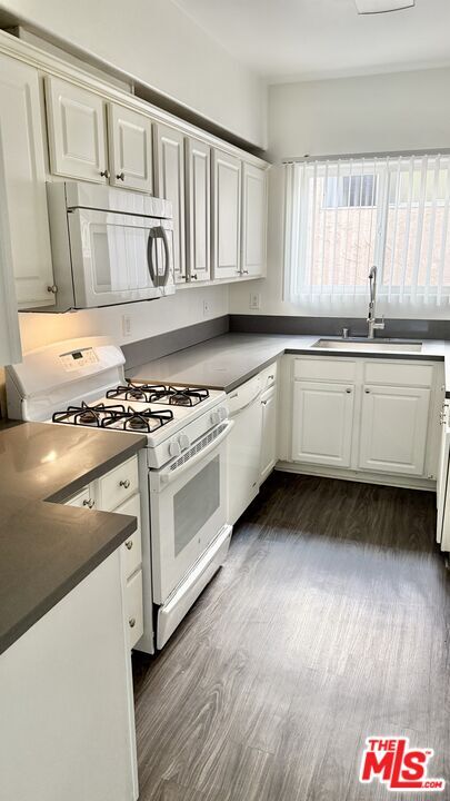 Building Photo - 11065 W Olympic Blvd