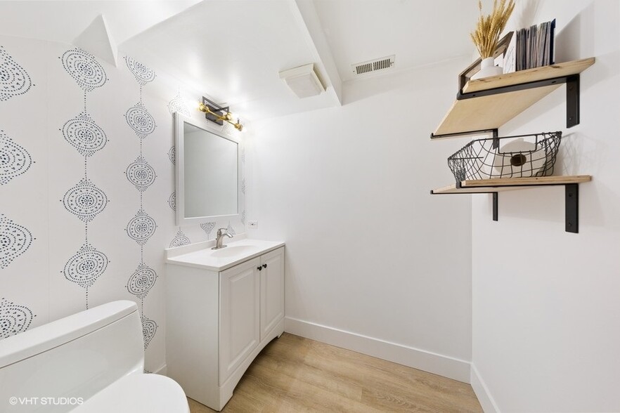 Building Photo - 1214 S Federal St