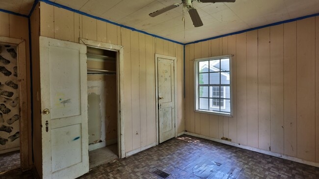 Building Photo - 127 Barbara Ave
