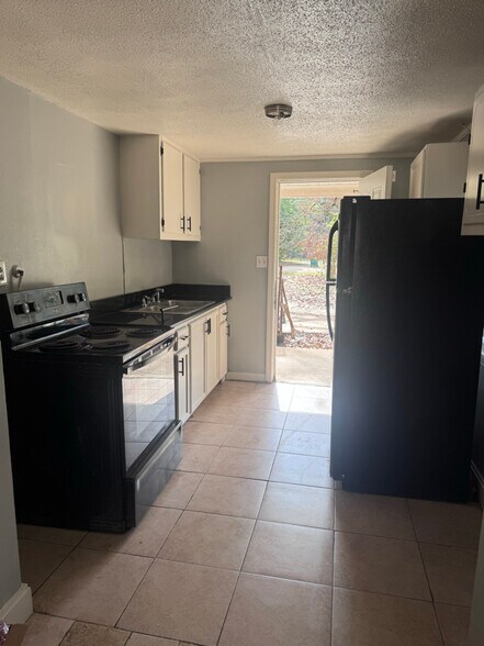 Building Photo - 1214 Gillespie Ave