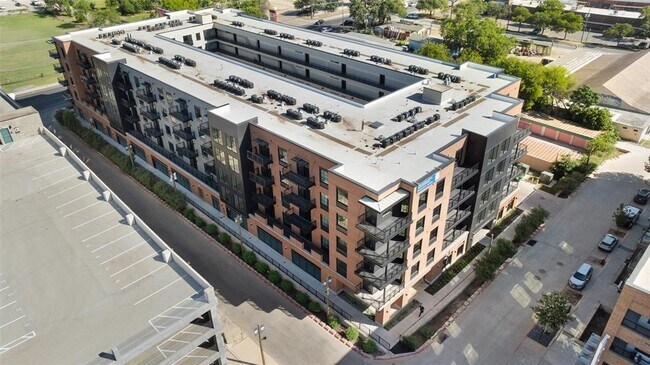 Building Photo - 4315 S Congress Ave