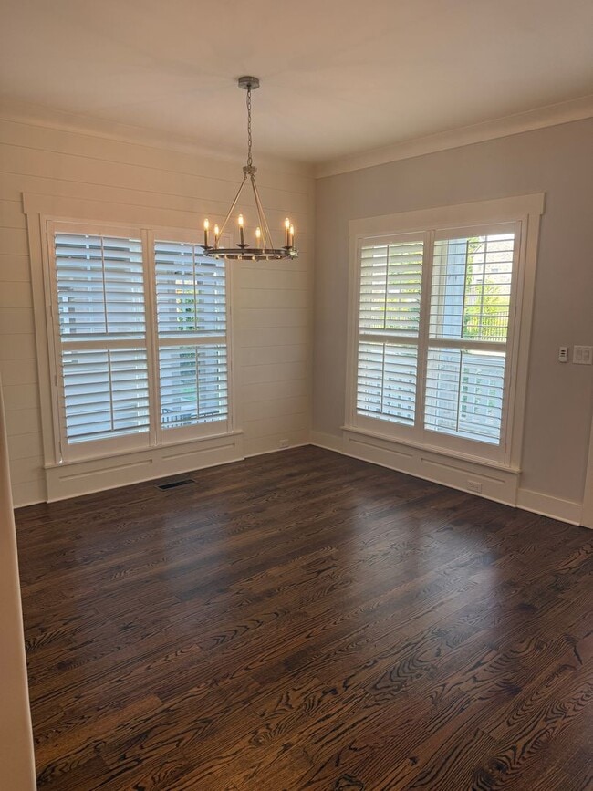 Building Photo - Ready to Rent in Barnsley Park