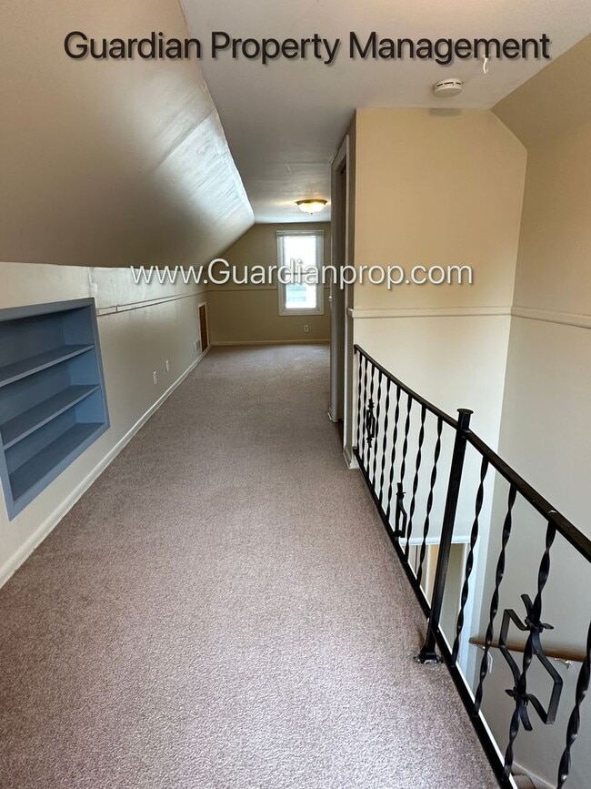 Building Photo - South Minneapolis Single Family Home, Garage, 2 Baths, Video Walkthrough