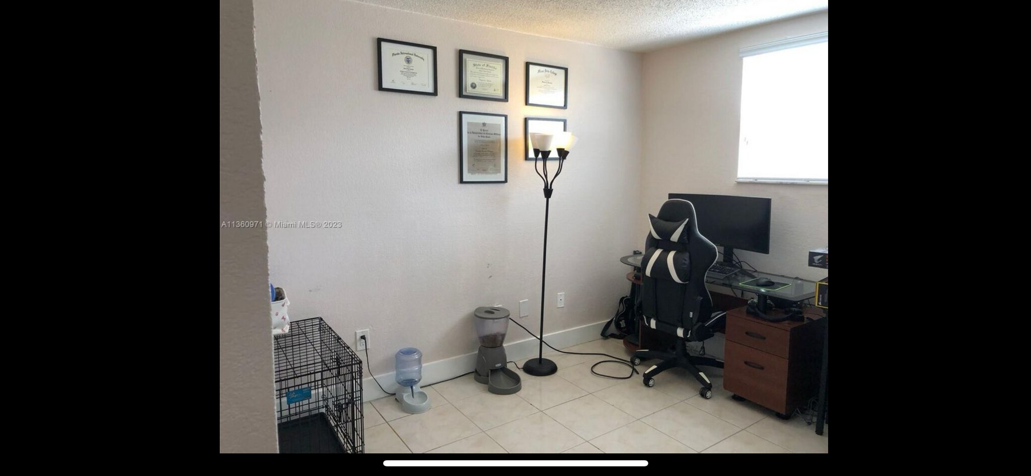 Building Photo - 606 W 81st St