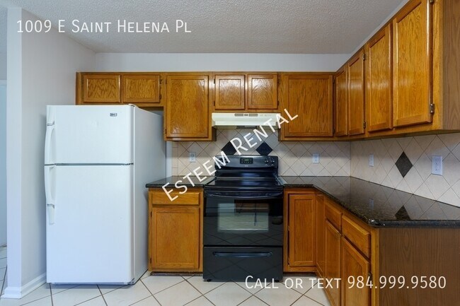 Building Photo - 1009 E St Helena Pl