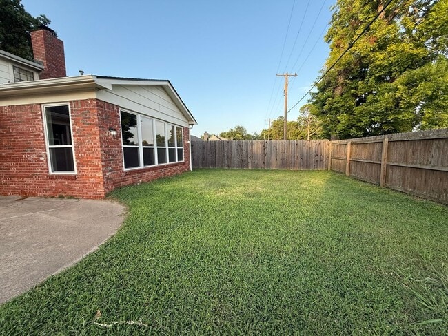 Building Photo - Spacious 4BR House in Tulsa