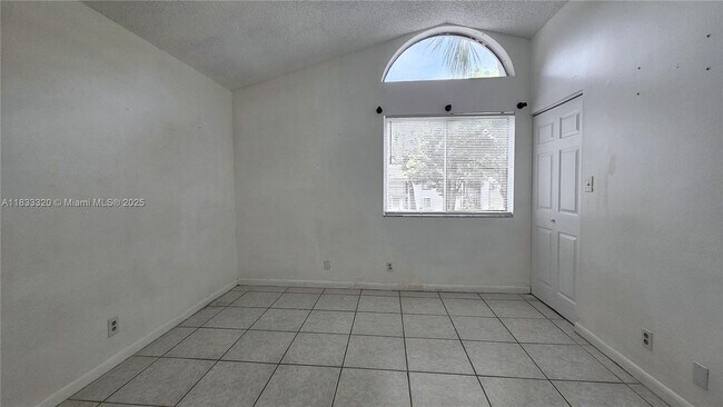 Building Photo - 9277 SW 138th Pl