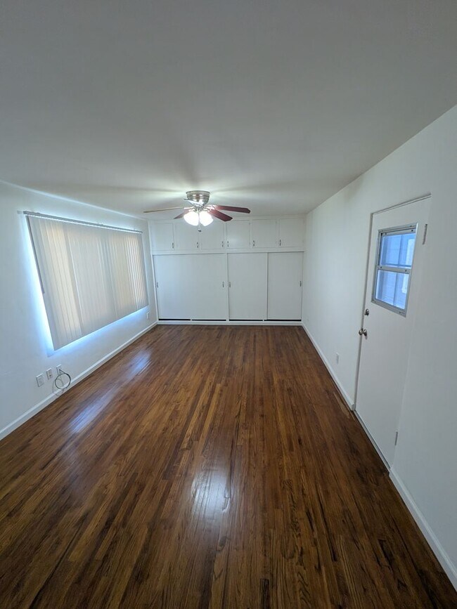 Building Photo - PC - 6673-6675 Amherst